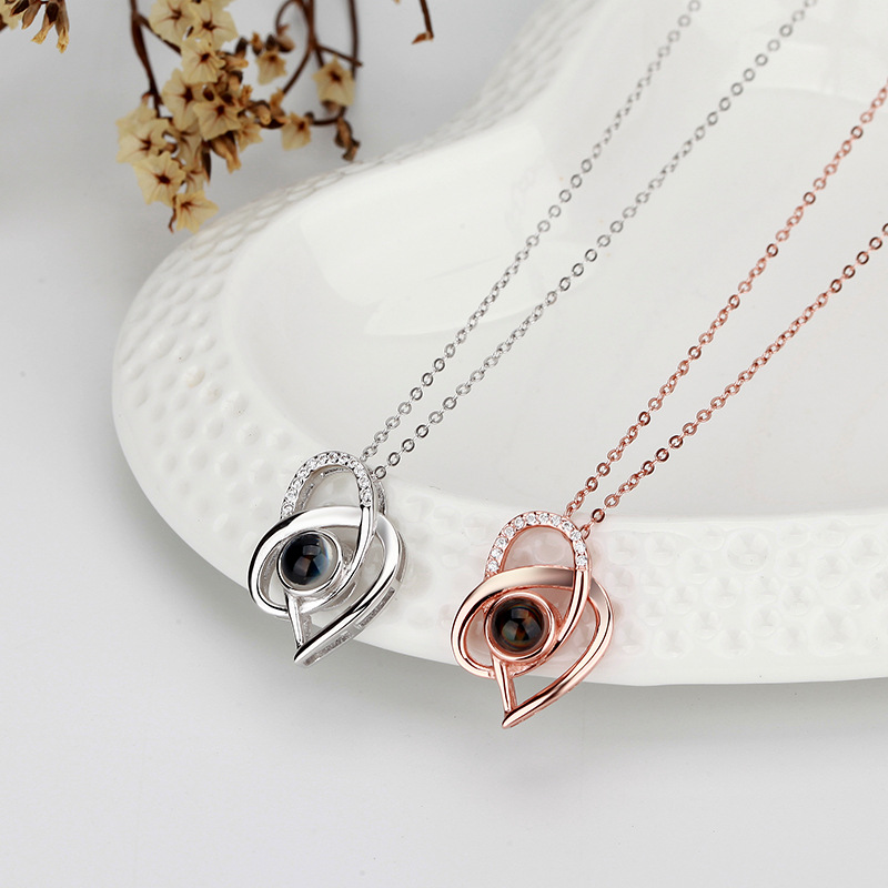 שרשרת סקרלט זרקונים לאשה עם תמונה מוצפנת