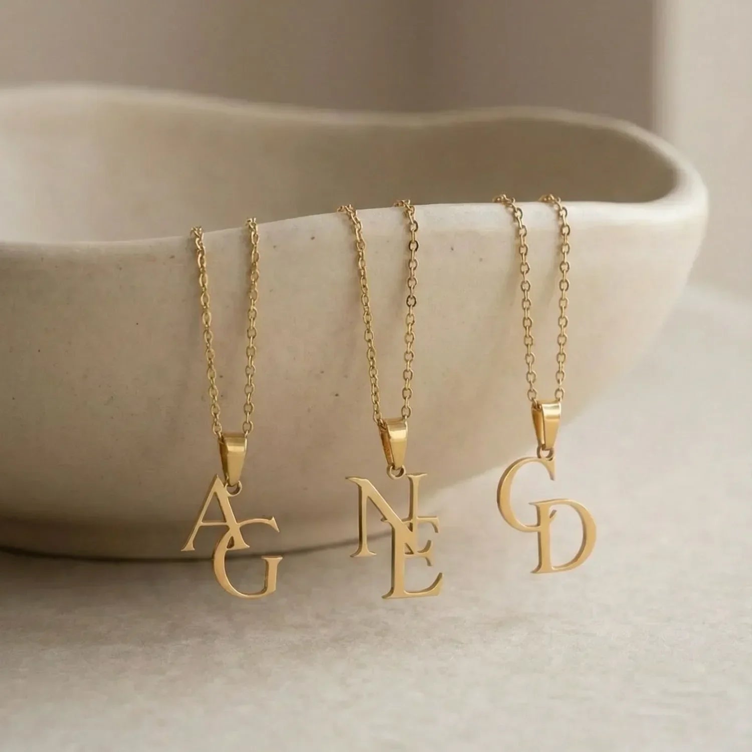 Eliana | שרשרת עם ראשי תיבות כפולים (קנה 1 קבל 1 חינם)