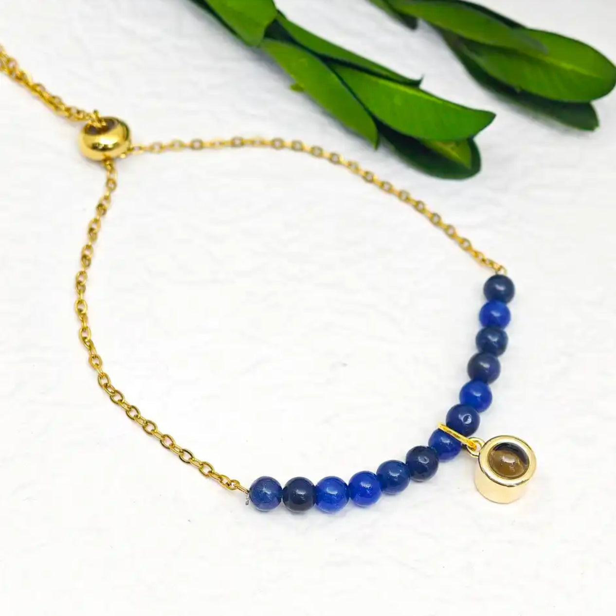 צמיד אבני האנרגיה עם תמונה מוצפנת