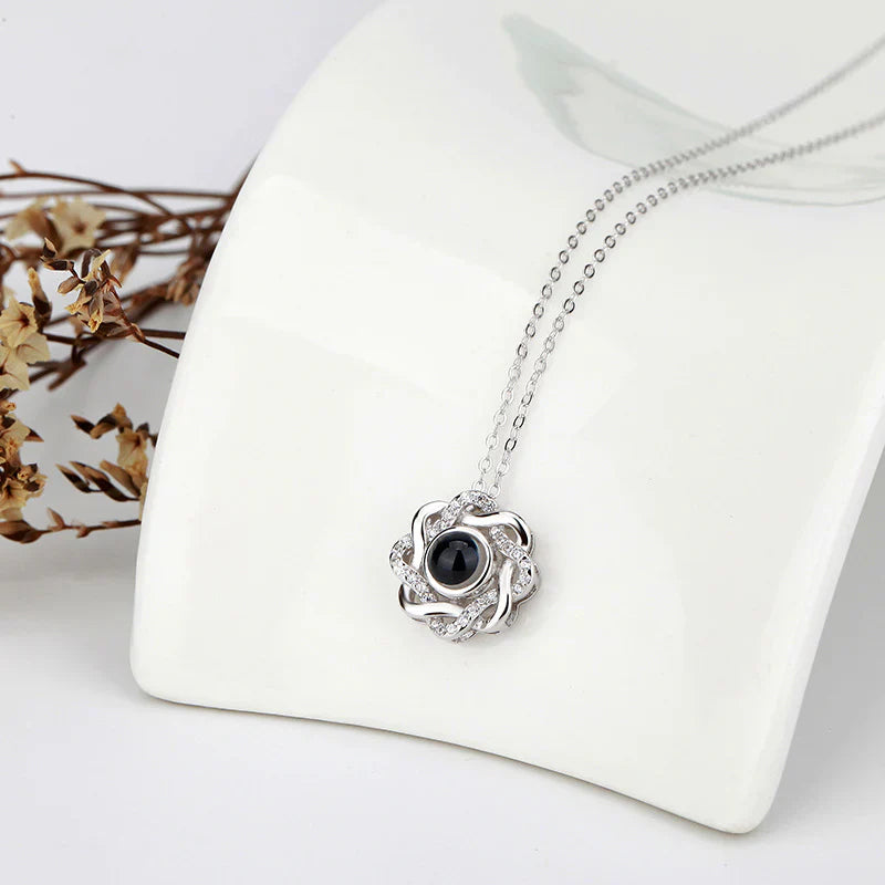 ⁨שרשרת עדן עם תמונה מוצפנת⁩