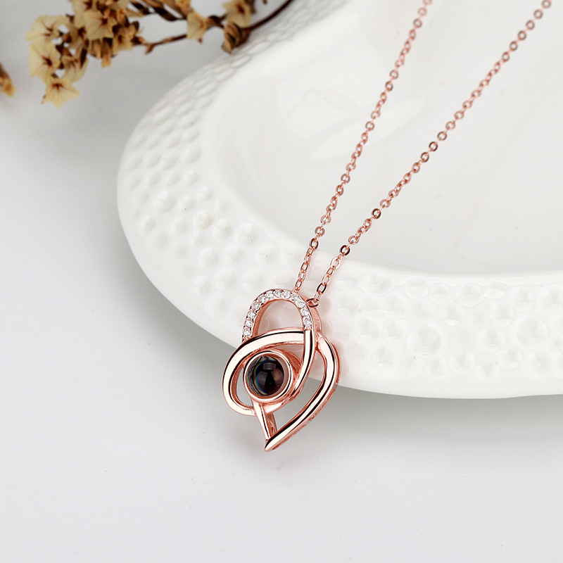 שרשרת סקרלט זרקונים לאשה עם תמונה מוצפנת