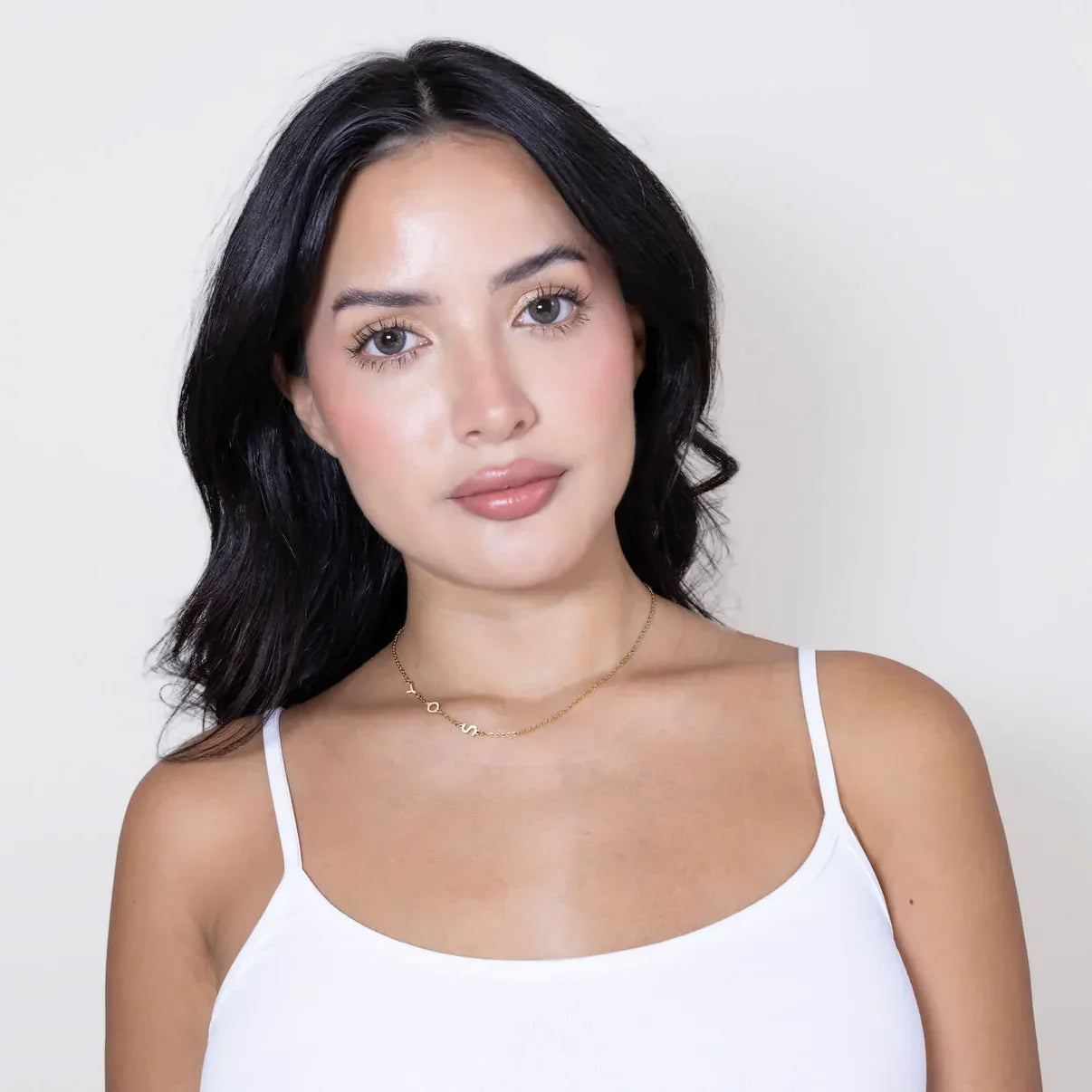 Noya | שרשרת אישית עם אותיות בצד (קנה 1 קבל 1 חינם)